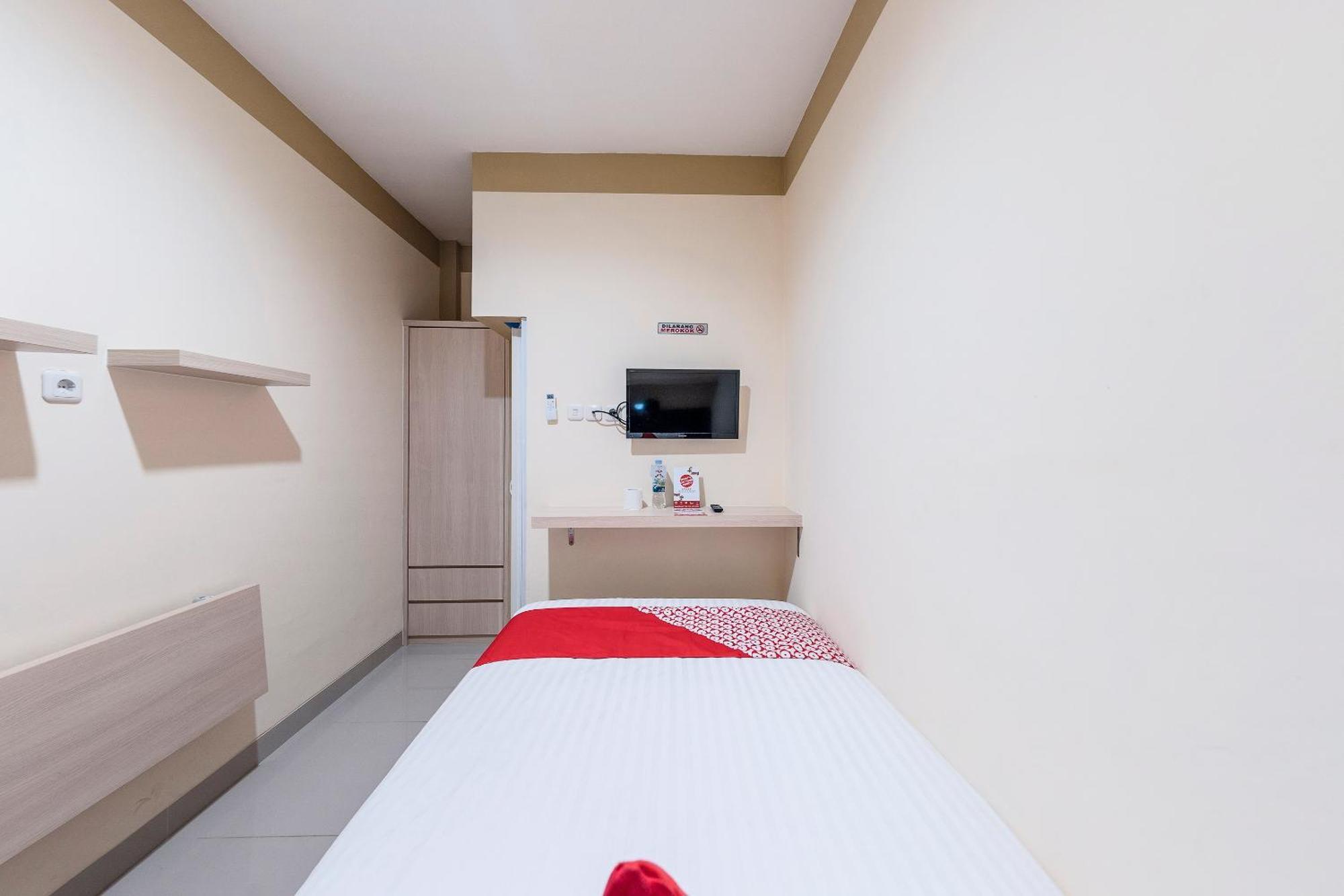 Oyo 478 Balcon Biru Hotel Jakarta Ngoại thất bức ảnh