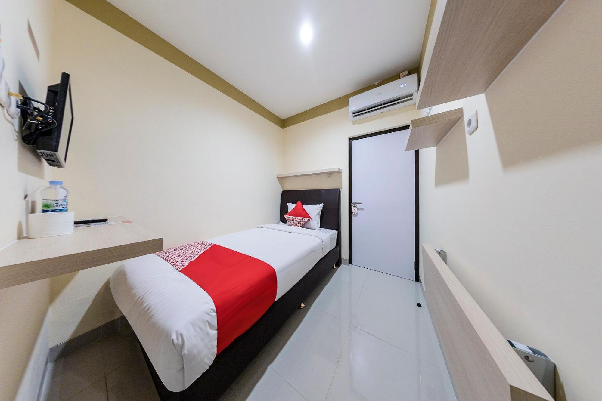 Oyo 478 Balcon Biru Hotel Jakarta Ngoại thất bức ảnh