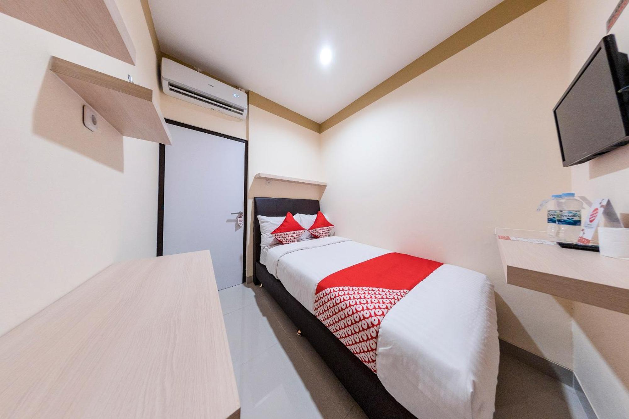 Oyo 478 Balcon Biru Hotel Jakarta Ngoại thất bức ảnh